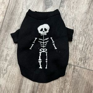 Pet sweater New size medium NEW
